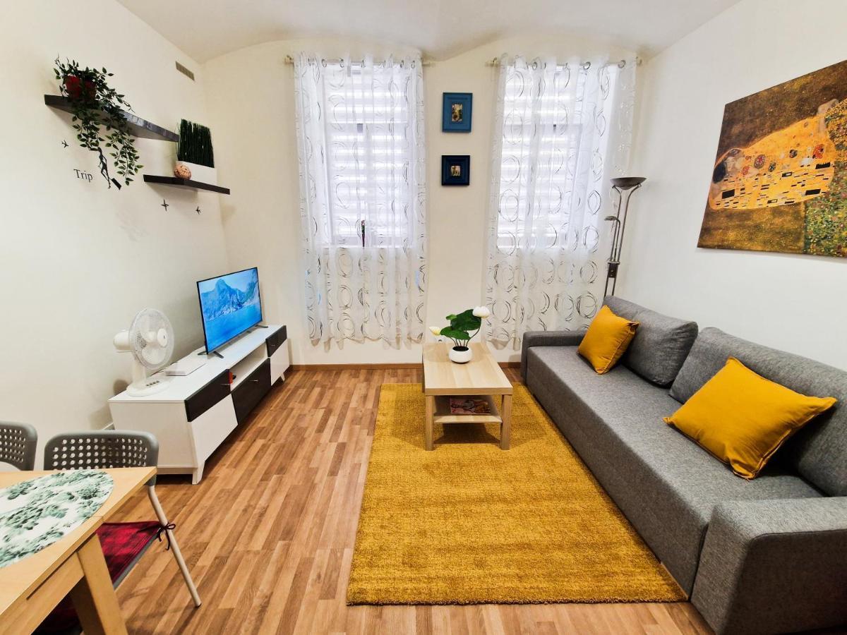 Ground Floor Apartment 프라하 외부 사진